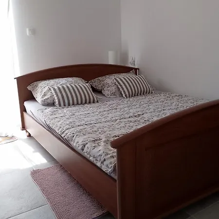 Apartment Dubravka 3 *